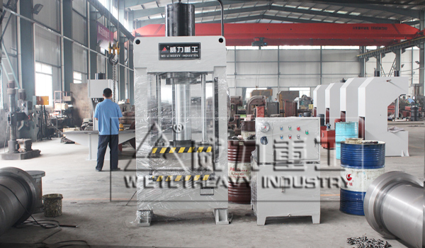 龍門(mén)液壓機(jī)